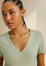 Blusa Básica Manga Curta Em Malha De Algodão