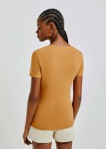 Blusa Básica Manga Curta Em Malha De Algodão