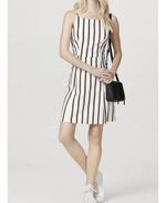 Vestido Básico Curto Em Linho 