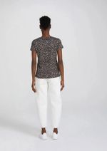 Blusa Feminina Manga Curta Em Malha De Algodão Estampada