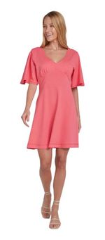 Vestido Curto Evasê Decote Em V