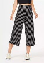 Calça Feminina Pantacourt Cintura Alta Em Viscose
