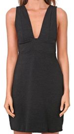 Vestido Curto Decote Profundo Em Malha Texturizada