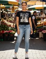 Blusa Cropped Feminina Com Estampa Em Quadricomia