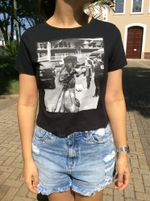 Blusa Cropped Feminina Com Estampa Em Quadricomia