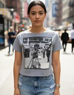 Blusa Cropped Feminina Com Estampa Em Quadricomia