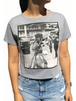 Blusa Cropped Feminina Com Estampa Em Quadricomia