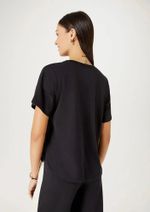 Blusa Básica Feminina Manga Curta Alongada Com Fenda