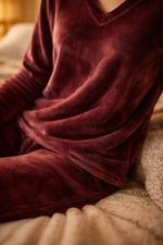 Pijama Longo Feminino Estampado Em Plush Vinho M