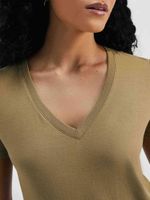 Blusa Básica Feminina Em Algodão Com Decote V