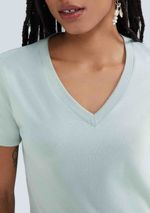Blusa Básica Feminina Em Algodão Com Decote V