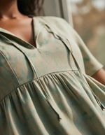 Vestido Curto Evasê Estampado Em Viscolinho