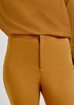 Calça Feminina Flare Em Viscose Com Elastano