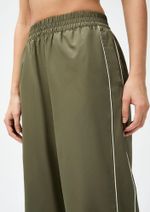 Calça Esportiva Feminina Com Listras