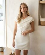 Vestido Curto Com Decote Transpassado