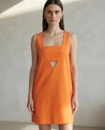 Vestido Curto Com Vazado Decote Em V