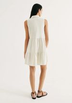 Vestido Curto Evasê Com Botões E Recortes