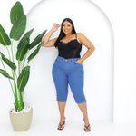 Bermuda Corsário Jeans Claro Botões