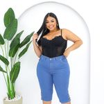 Bermuda Corsário Jeans Claro Botões