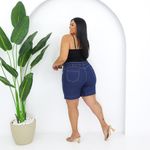 Bermuda Meia Coxa Jeans Mom