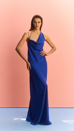 Vestido longo decote assimétrico com 3 alças