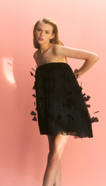 Vestido curto em quatro camadas