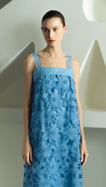 Vestido longo com renda em laise