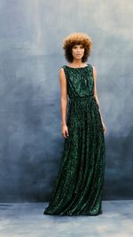 Vestido longo evasê em paêtes