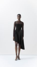 Vestido midi com barra irregular