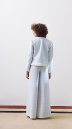 Calça pantalona com bolsos