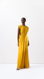 Vestido longo com ombreira [Tamanhos 36-38-40]