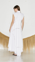 Vestido midi assimétrico em tricoline com entremeios de renda