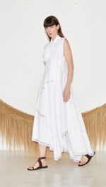 Vestido midi assimétrico em tricoline com entremeios de renda