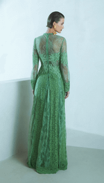 Vestido longo com aplicação de renda