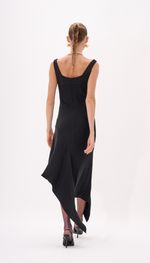 Vestido mídi coquetel com babados assimétricos