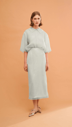 Blusa social oversize, em organza.