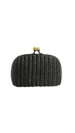 Clutch serpui em palha preta