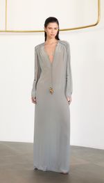 Vestido em seda com macramê delicado nos ombros