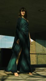 Vestido Longo com Capa