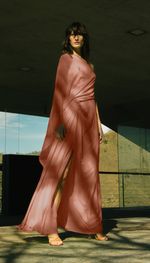 Vestido Longo com Capa