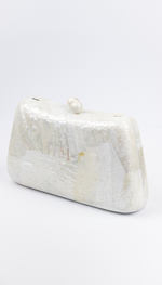 Clutch de festa em madrepérola off white