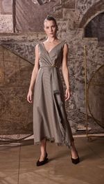 Vestido envelope mídi em pied-de-poule com micro bordados dourados
