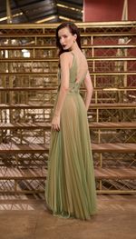 Vestido longo com bordado exclusivo, em tela e tule