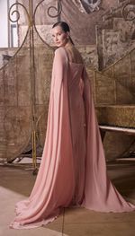 Vestido em tela com capa em georgette de seda, bordado com vidrilhos e cristais