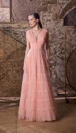 Vestido longo em camadas de tule