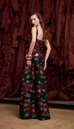 Vestido com decote reto em jacquard italiano exclusivo e bolso lateral