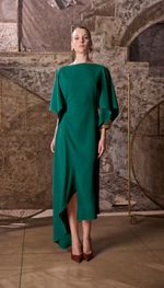 Vestido mídi assímetrico