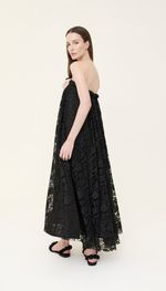 VESTIDO TOMARA QUE CAIA EM RENDA