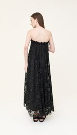 VESTIDO TOMARA QUE CAIA EM RENDA