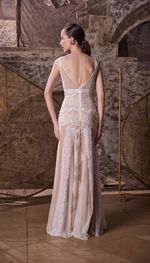 Vestido longo com rendas francesas sobre tule italiano